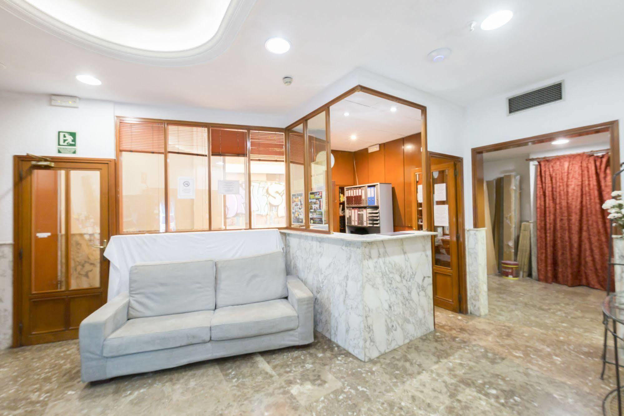 Pension Miami Барселона Екстер'єр фото