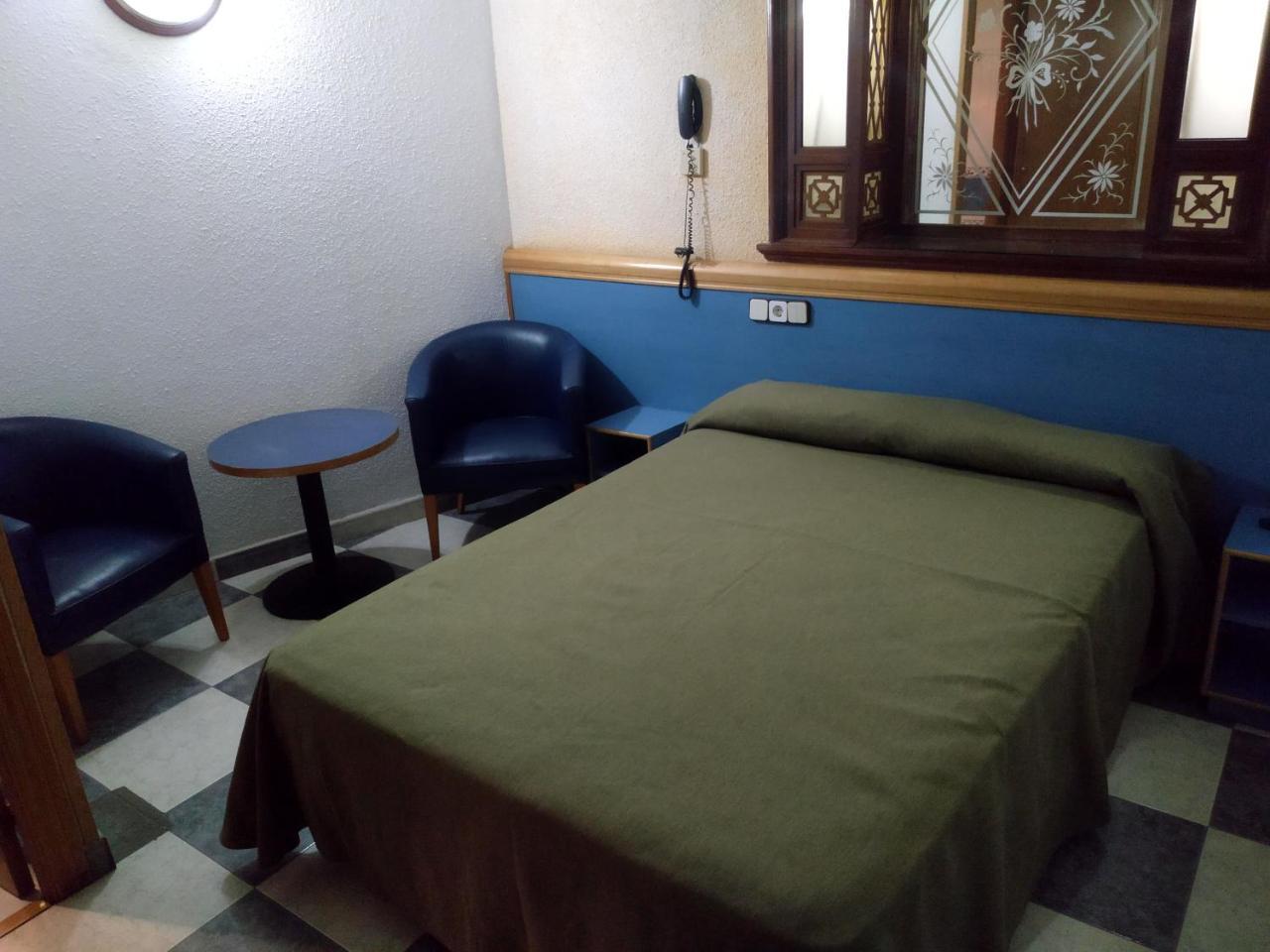 Pension Miami Барселона Номер фото